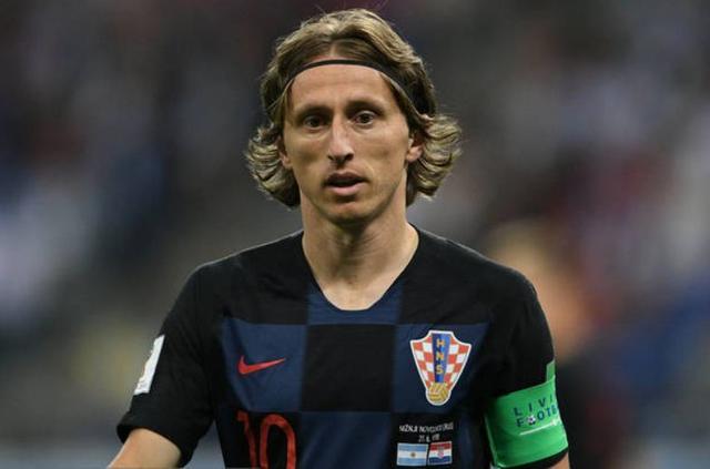 [流言板]詹姆斯只差79分，常规赛+季后赛总得分达到50000分50亮299回复