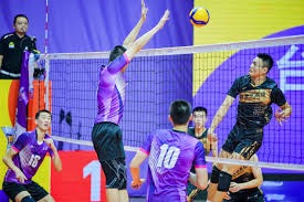 卡里克曼联首训两主力回归战曼城，巨头场边监督