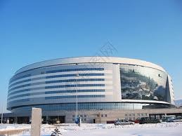 王建民在 2006 年对阵老虎投出完封胜，赛后接受全场球迷的热烈欢呼